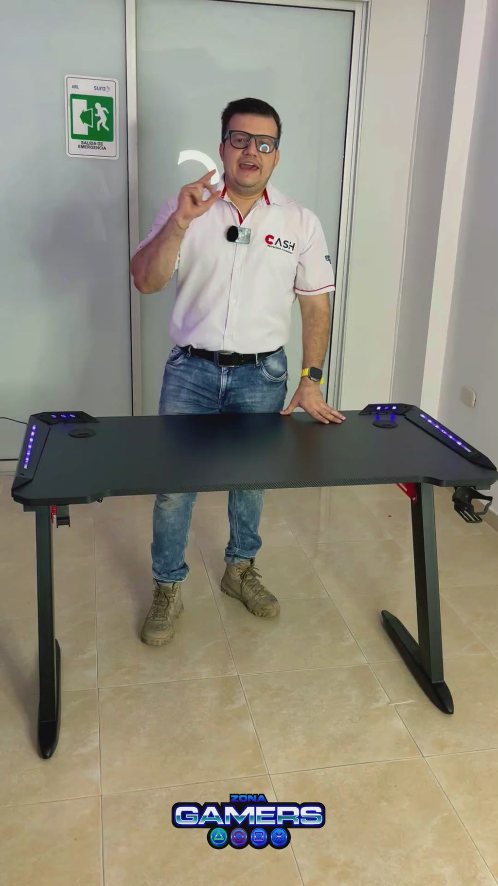 Escritorio Gamer D-2112 Color negro con luces RGB